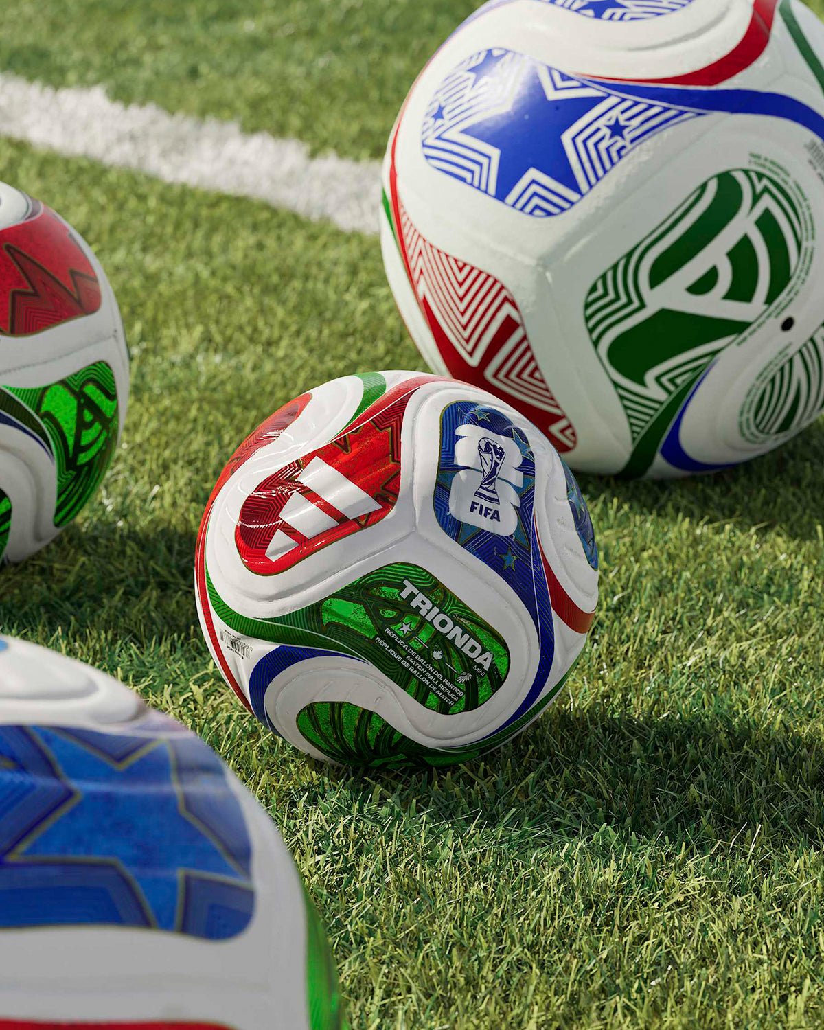 FIFA World Cup 26™ Trionda Mini Ball - Nottingham Forest FC