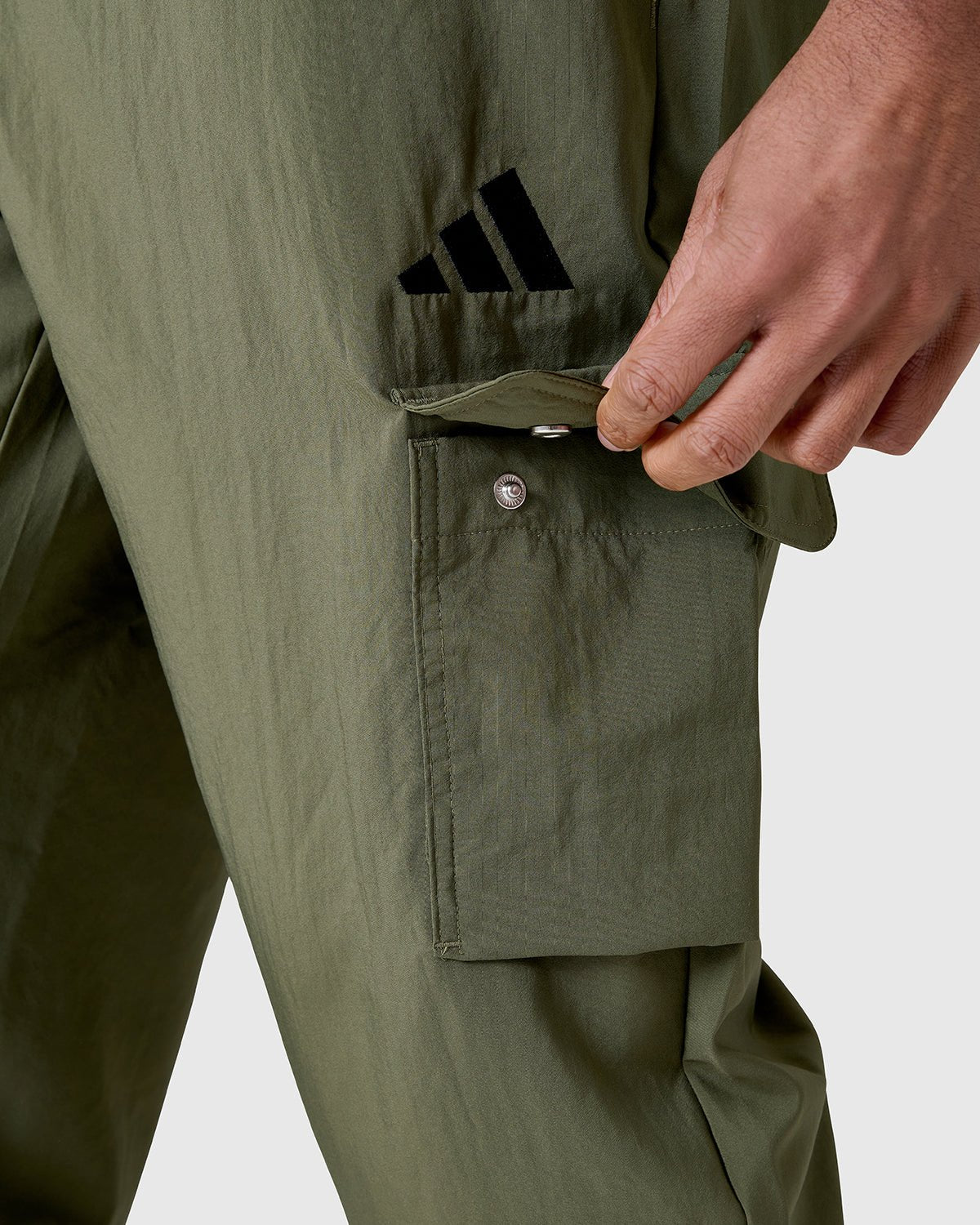 NFFC Adidas Small Logo Olive Cargo Pants - Nottingham Forest FC