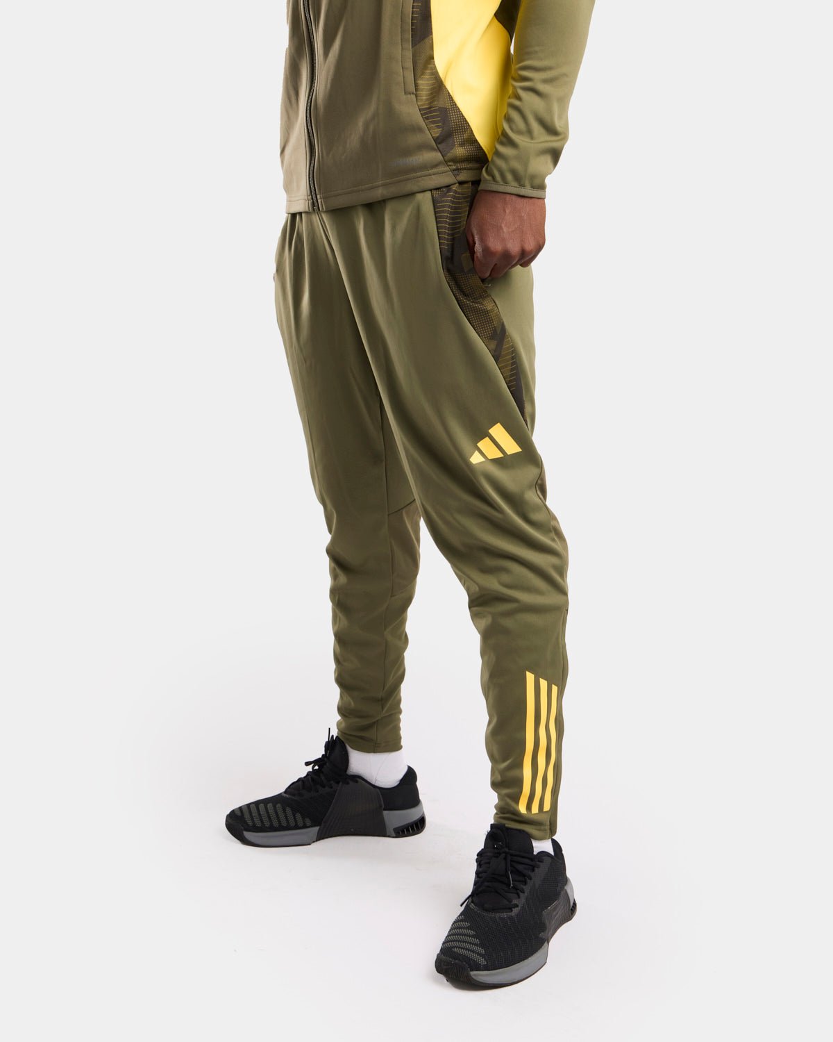 NFFC Olive Travel Pants 24/25 - Nottingham Forest FC